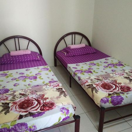 Sarinas Homestay 셈포르나 외부 사진