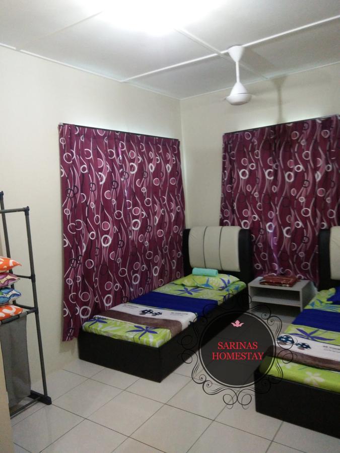 Sarinas Homestay 셈포르나 외부 사진