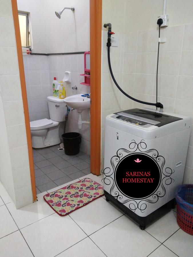 Sarinas Homestay 셈포르나 외부 사진