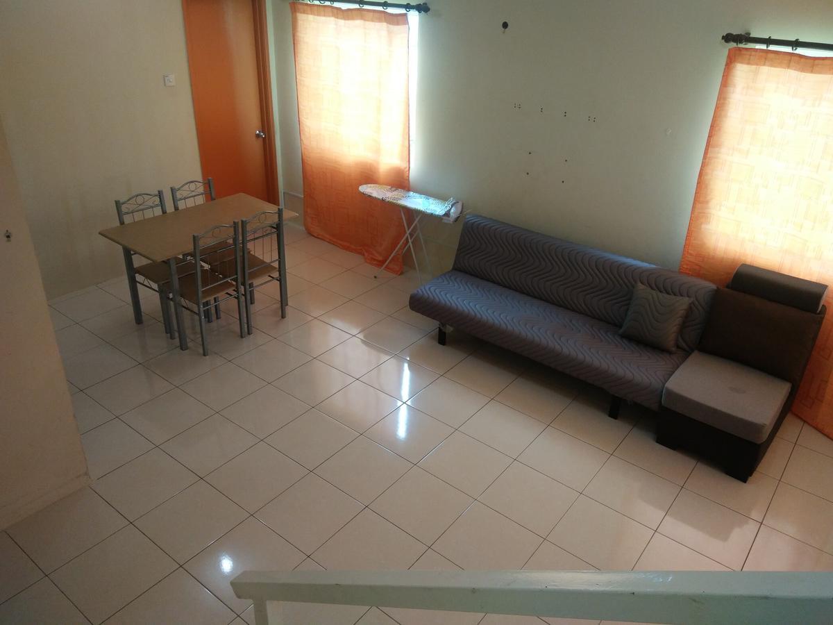 Sarinas Homestay 셈포르나 외부 사진